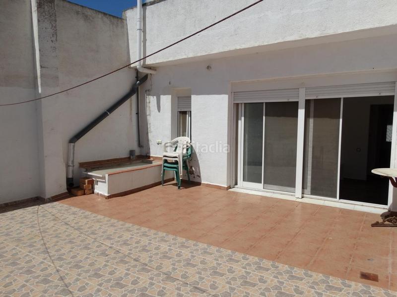 Foto 76a065c7-b2ac-4744-85c0-cc22ddc309e2. Ático acogedor ático con amplia terraza en ubicación céntrica en Amposta
