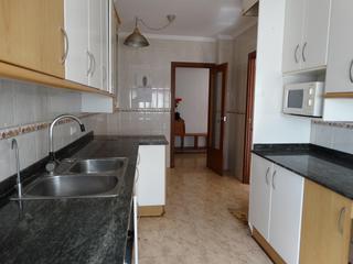 Appartement  Brasil 10. Piso con terraza, parking y trastero en amposta