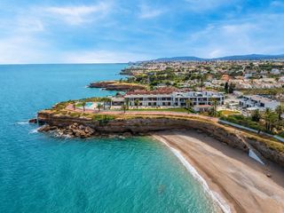 Casa adossada a Costa Norte. Mediterráneo puro. el lujo de sentirte bien.
