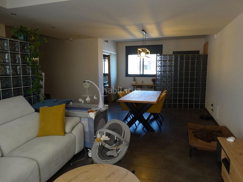 Foto 140c19e5-d426-4e48-b856-bade8bf2dd1a. Casa adossada amb aparcament a Aldea (L´)