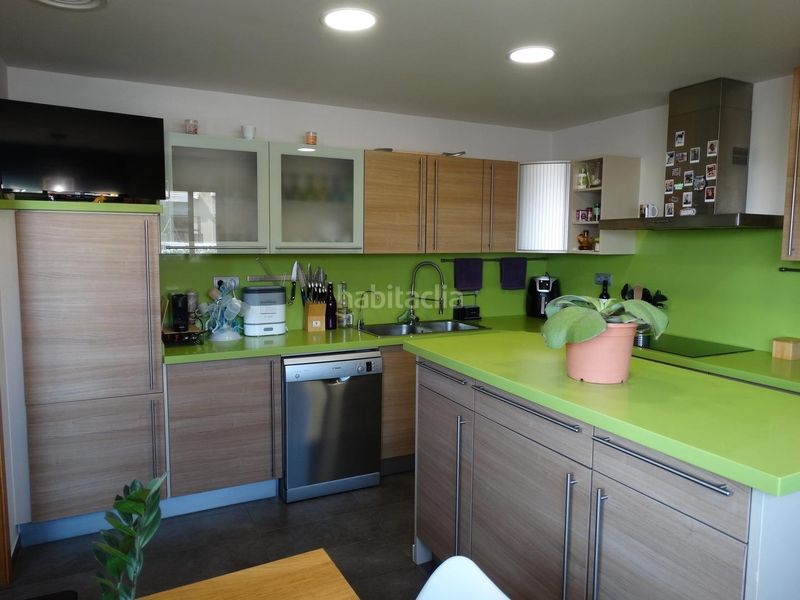 Foto 421f72fe-cafe-4668-8fc8-f67e9fe714b4. Casa adossada amb aparcament a Aldea (L´)