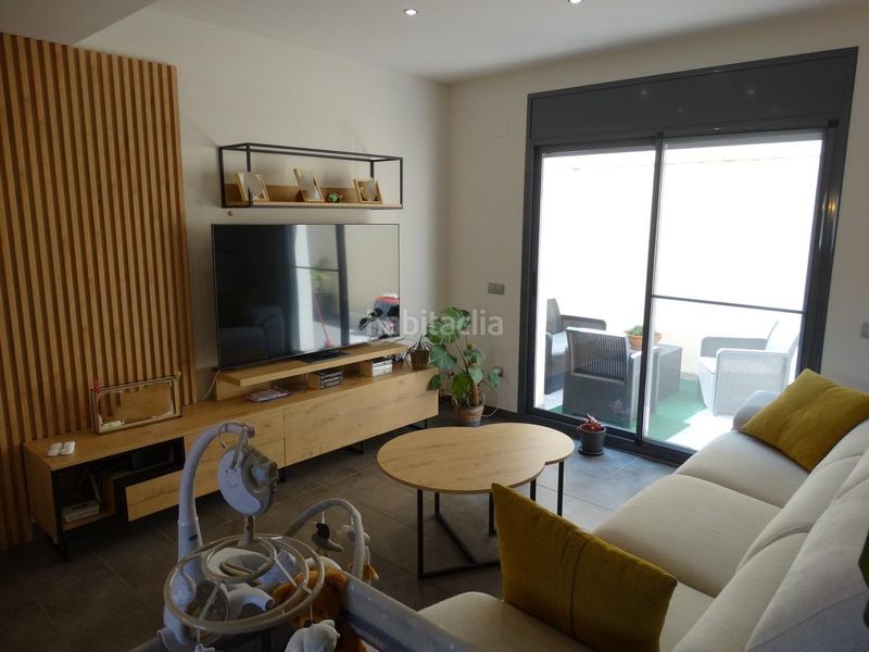 Foto c3484633-be54-4552-8888-f5cf6f1a2da1. Casa adossada amb aparcament a Aldea (L´)