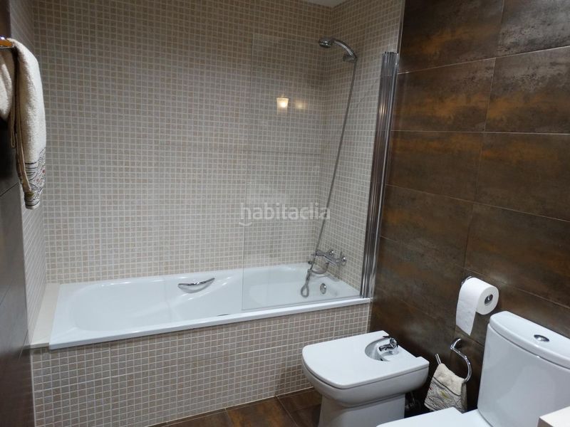 Foto f31b0fe3-bacb-4aad-8110-48a6d39b27af. Casa adossada amb aparcament a Aldea (L´)