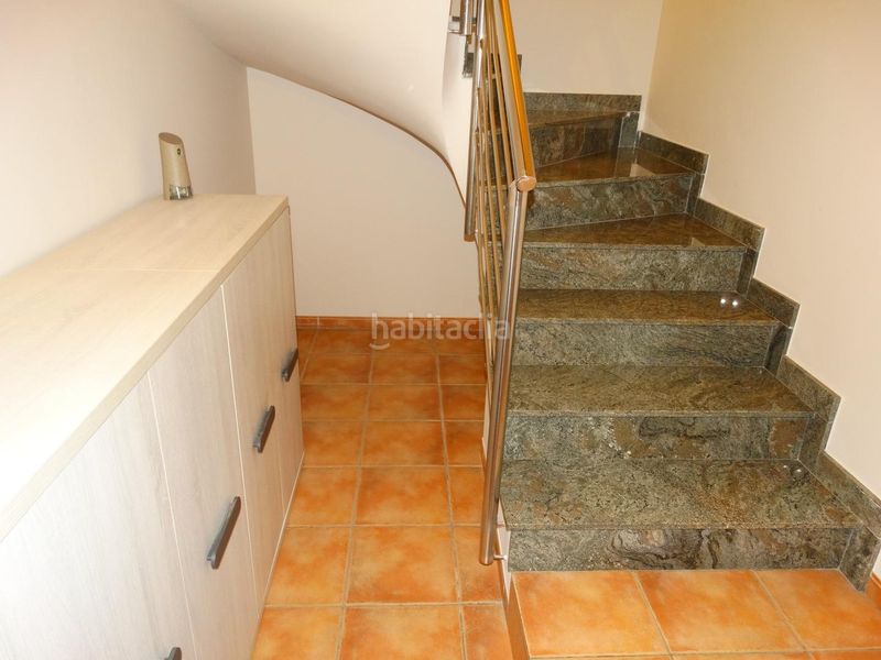 Foto f4b138a7-7fd0-445a-8a40-bf5087e7a42d. Casa adossada amb aparcament a Aldea (L´)