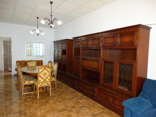 Planta baixa a S cristofol 81. Planta baja con gran terraza privada y acceso independiente en a