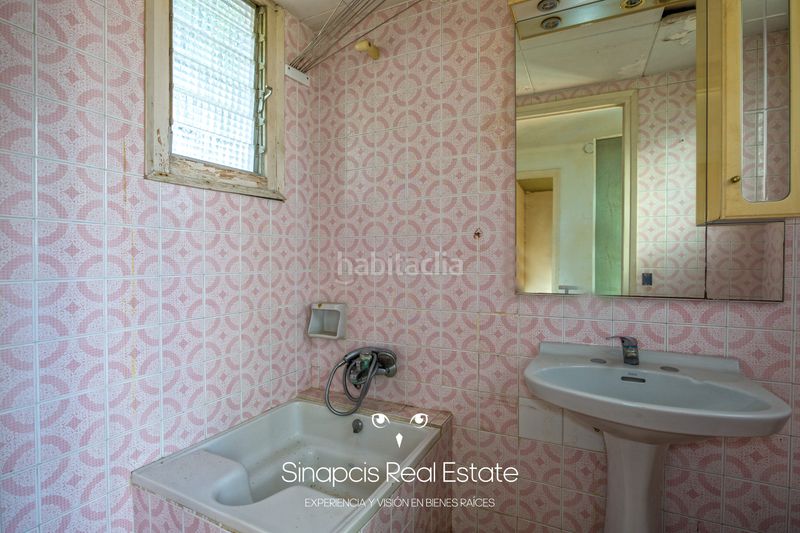 Foto 0245aec8-4d21-4655-b44d-79a68ba3b576. Casa amb xemeneia aparcament piscina a Bellamar Castelldefels