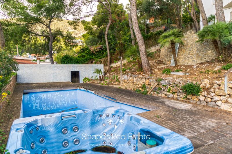 Foto 8adf54d7-f946-4011-8fe4-9ad5c9992c49. Casa amb xemeneia aparcament piscina a Bellamar Castelldefels