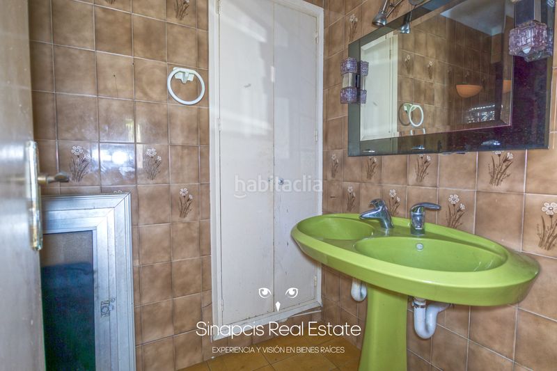 Foto a68ebef7-59e3-4c89-9b29-92fac8e9625c. Casa amb xemeneia aparcament piscina a Bellamar Castelldefels