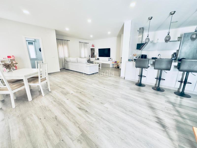 Foto 755a2ae0-2ff4-4e14-85a5-dda39f126b3d. Casa adossada amb aparcament a Punta Umbría