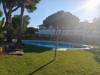 Casa adossada  Urbanización greeen. Gran casa adosada en la urbanización los patos de nuevo portil