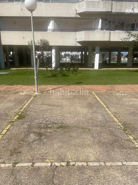 Foto 7d7811c1-5b9c-4535-945d-bf40c7c13988. Apartament amb aparcament piscina a El Portil