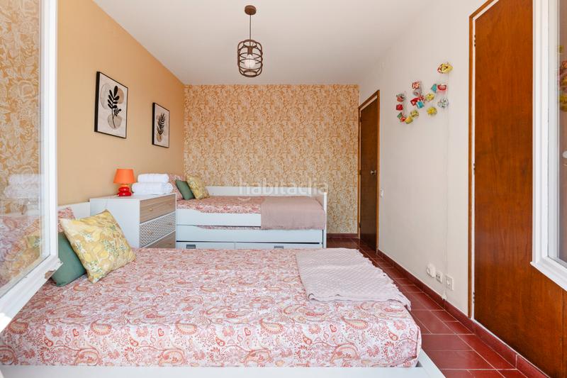 Foto 6ca4aec0-edc6-4e0f-b8f1-d656c08fcc3c. Lloguer casa amb xemeneia aparcament piscina a Bellamar Castelldefels