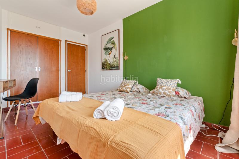 Foto c23964fd-7d19-4df0-8cee-c0a8a54a744f. Lloguer casa amb xemeneia aparcament piscina a Bellamar Castelldefels