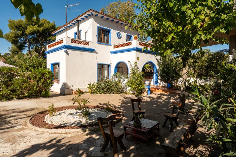 Foto 18e6b6c5-61a3-4989-ada0-d38ac34a8db7. Rent house with fireplace in Les Botigues Castelldefels