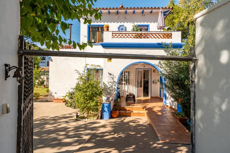 Foto 42104226-6435-4080-9dd3-fff51fa3fcb3. Rent house with fireplace in Les Botigues Castelldefels