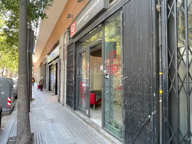 Foto 091cce86-2c8a-40b2-8be6-83693804ac67. Local comercial amb calefacció a Sants Barcelona