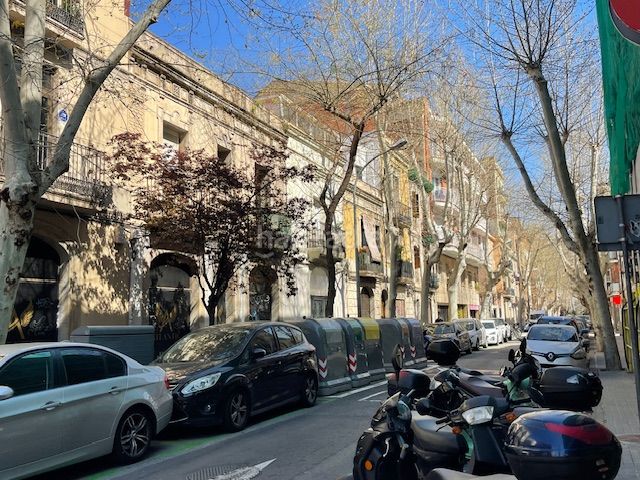 Foto 6b0645d3-f8d6-4b32-9c94-8c3fce1e9465. Local comercial amb calefacció a Sants Barcelona