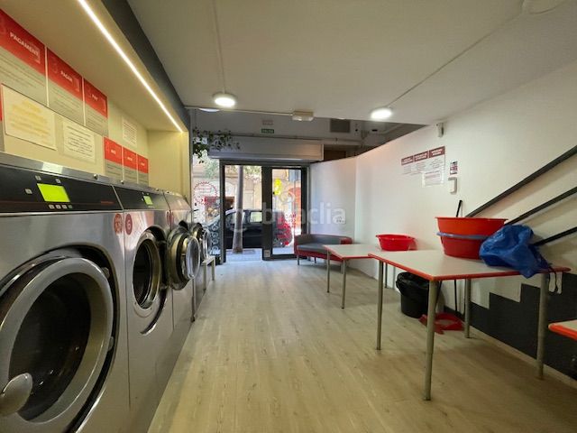 Foto a5fdb5f3-56b6-44b8-b870-55ea6c7e8630. Local comercial amb calefacció a Sants Barcelona