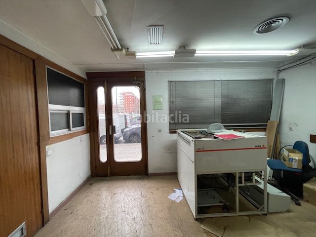 Foto 2364b72e-3b51-4a05-a2a7-b099779a2f0e. Local comercial amb calefacció a Sant Martí de Provençals Barcelona