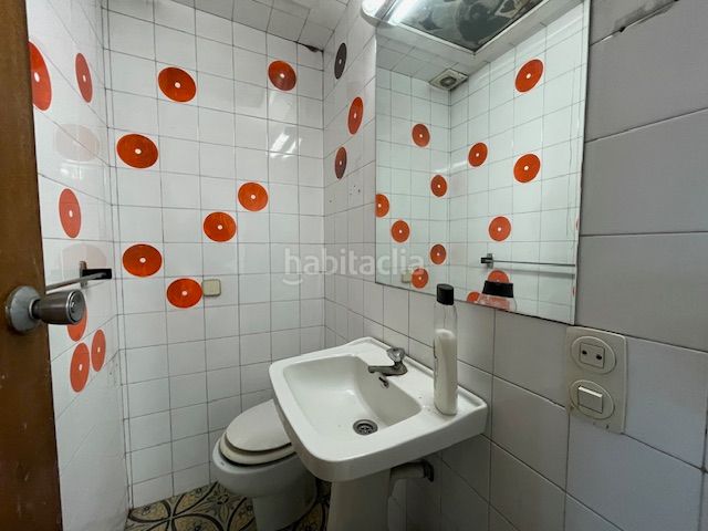 Foto f6f308f8-3d36-45d7-ab8c-e06eab82a530. Local comercial amb calefacció a Sant Martí de Provençals Barcelona