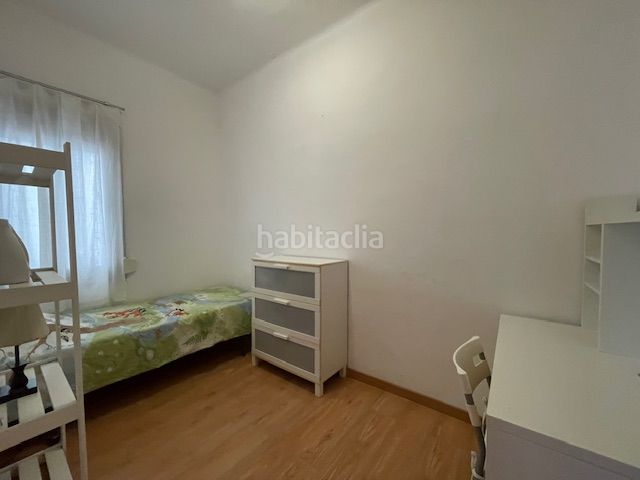 Foto daa7c666-eb7f-4dbc-bd8f-a808cda7f570. Pis a Sagrada Família Barcelona