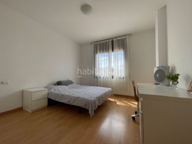 Foto df0fcddd-b558-4b34-af99-4fa75d0a49c8. Pis a Sagrada Família Barcelona