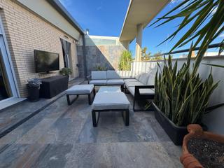 Attique à Calle agullent 1. Moderno y funcional ático dúplex en zona benicalap