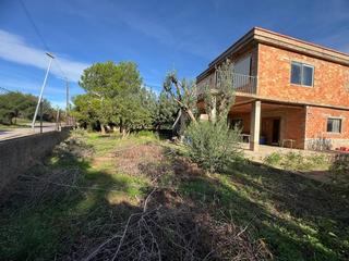 Terreny residencial a Moncada. Parcela en venta en masías.
