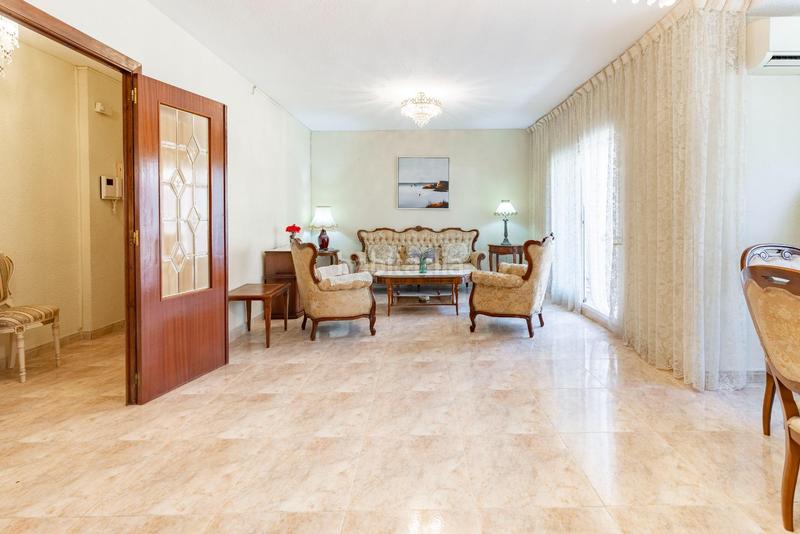 Foto 2ce4414c-956a-4d9a-8332-da7a52561ac0. Appartamento in Benetússer