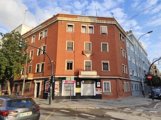 Pis  Avenida dr peset aleixandre. Vivienda con cocina americana