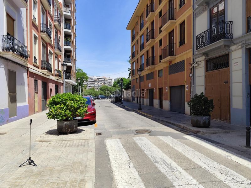 Foto 2ab0cdfa-5a8d-4d86-9f33-ffbe4faa957f. Piso en turia 64 piso en El Botànic Valencia