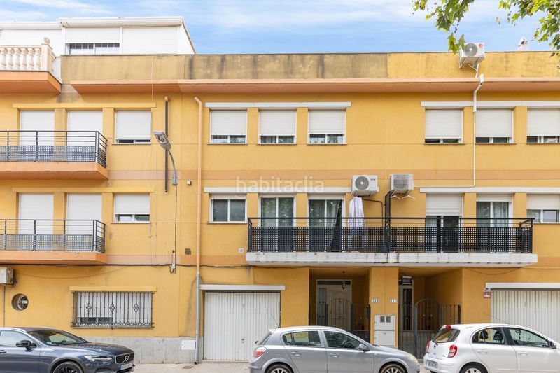 Foto 3ae8a89f-c768-4398-9238-95f3dd84973a. Casa adossada amb aparcament a Avenida de Abril-9 de Octubre Sagunt
