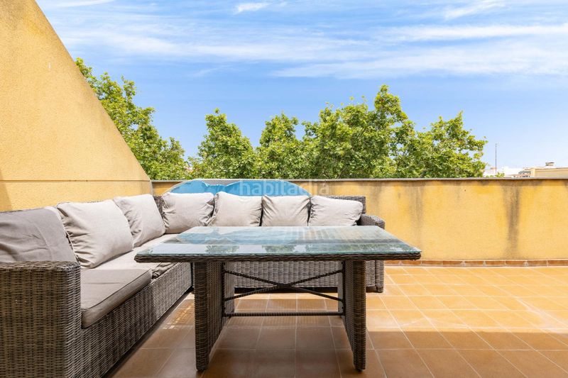 Foto 8310764c-85b8-4fa8-ac2d-2e4ff4148908. Casa adossada amb aparcament a Avenida de Abril-9 de Octubre Sagunt