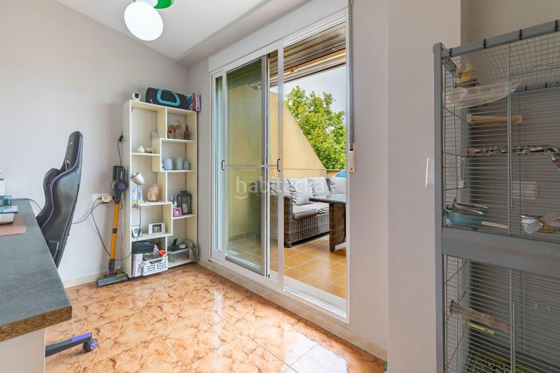 Foto a95db1a9-1783-4acc-ab23-6f1357cde5dc. Casa adossada amb aparcament a Avenida de Abril-9 de Octubre Sagunt
