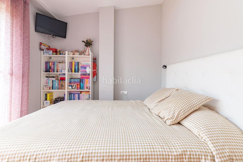 Foto fa5f25be-e38a-4743-bf32-a04814f6b931. Casa adossada amb aparcament a Avenida de Abril-9 de Octubre Sagunt