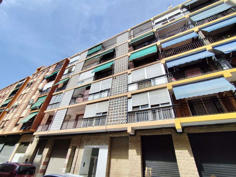 Foto f26b56ba-5365-406e-9086-f460cb7b7d60. Pis amb calefacció a Barrio Benicalap Valencia