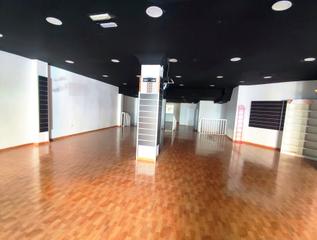 Local Comercial en Calle Granada