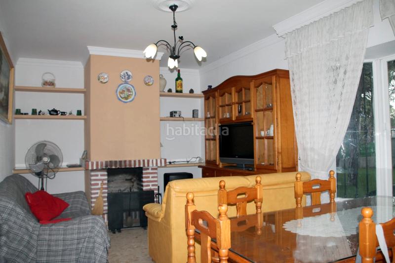 Foto 34c94c75-e5f6-4b32-87b0-098c2d250373. Chalet  segregado en rana verde en Las Lagunas - Campano Chiclana de la Frontera
