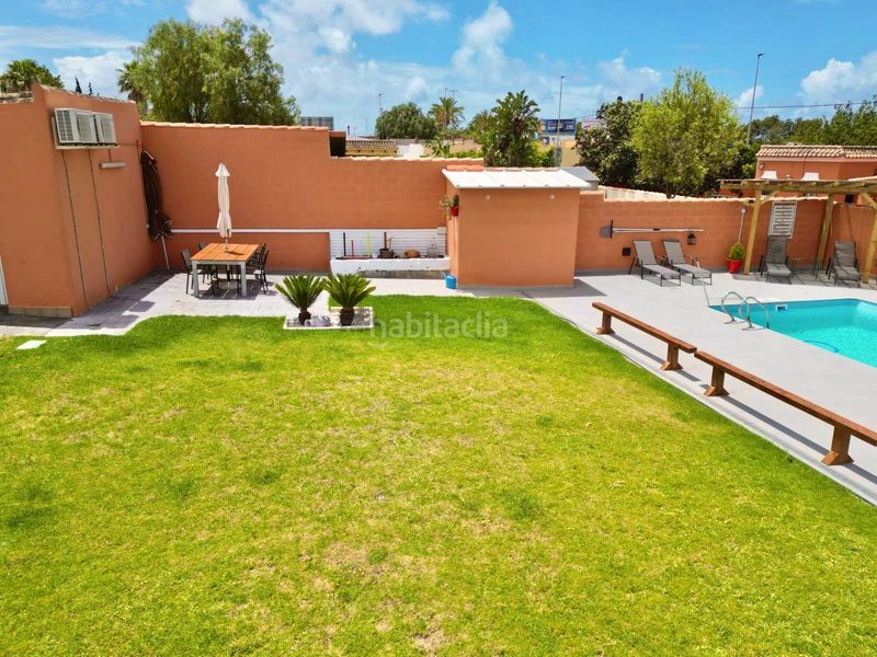 Foto b83a79c5-3468-483a-8333-5f3d23989518. Xalet amb aparcament piscina a Los Gallos Chiclana de la Frontera