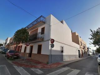 Maison  Olivo. Casa en venta en mairena del alcor, 5 dormitorios.