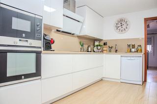 Casa adossada a Castilleja de la Cuesta. Adosado en venta en las almenas, 4 dormitorios.