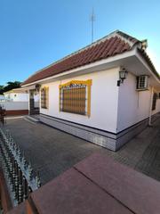 Casa a Sanlúcar la Mayor. Casa en venta en sanlúcar la mayor, 3 dormitorios.