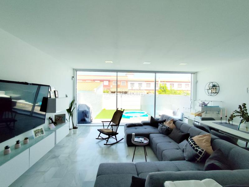Foto f8773813-a7fe-426d-baac-e948eea8453d. Casa adosada adosado en venta en huevar, 2 dormitorios. en Huévar