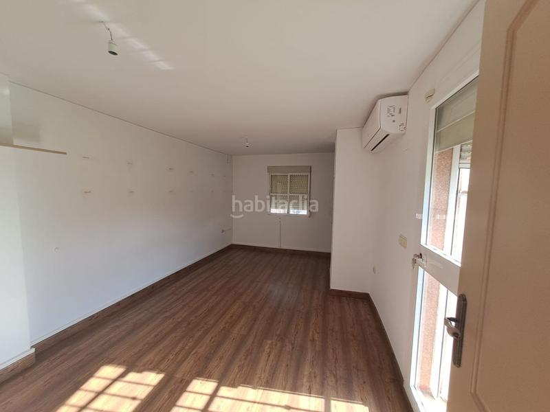 Foto 2911b1ab-fc59-41e9-a9e9-7a3d1d55be4a. Casa amb calefacció aparcament piscina a Urbadiez - Entrepuentes Sevilla