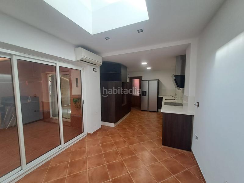 Foto 52cd094c-d9e7-4a52-91e4-8097c161cc0f. Casa amb calefacció aparcament piscina a Urbadiez - Entrepuentes Sevilla