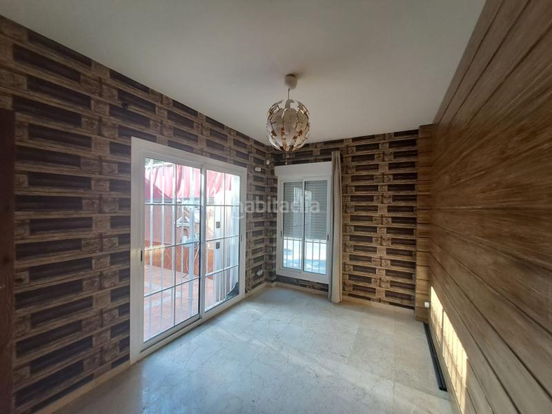 Foto 8dca11d2-be84-465a-a700-ee4daf304b78. Casa amb calefacció aparcament piscina a Urbadiez - Entrepuentes Sevilla