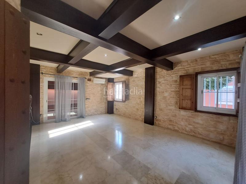 Foto cea22f83-fc99-40d5-b82d-255284c72acc. Casa amb calefacció aparcament piscina a Urbadiez - Entrepuentes Sevilla