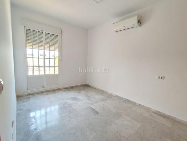 Foto aa987f18-a04e-4b41-b581-34891bd00e88. Casa adosada adosado en venta , 4 dormitorios. en Bollullos de la Mitación