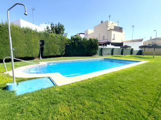 Maison jumelée  Juan pablo ii. Adosado en venta en bollullos de la mitación, 4 dormitorios.