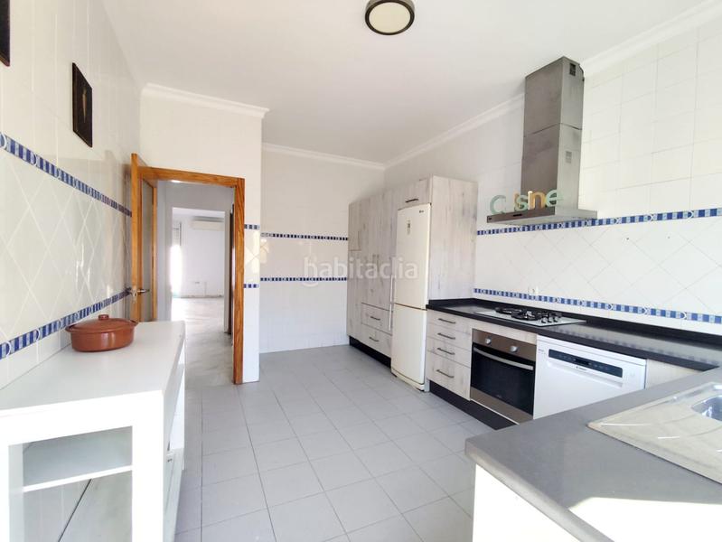 Foto ec109791-7b12-4108-a1e8-a1f93de9011c. Casa adosada adosado en venta , 4 dormitorios. en Bollullos de la Mitación
